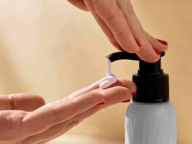 A Step-by-Step Guide to Applying Self-Tanner (Because Why Not?)