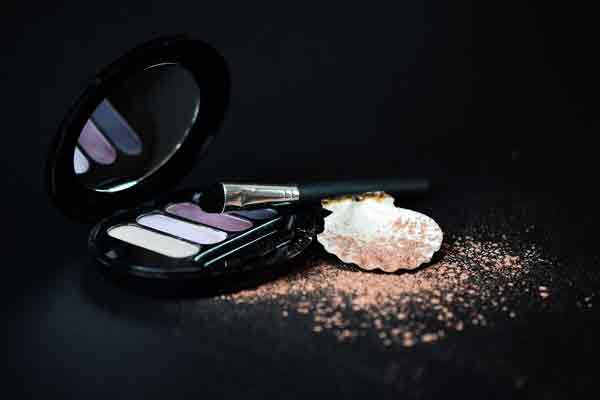 Why It’s Important to Clean Your Makeup Brushes (And How to Do It)