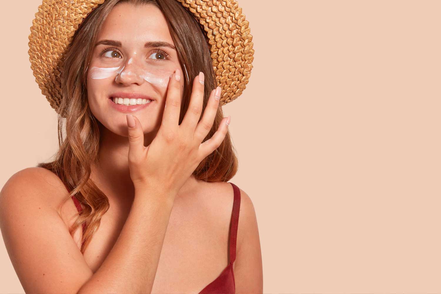 How to Effectively Wear Sunscreen and Makeup